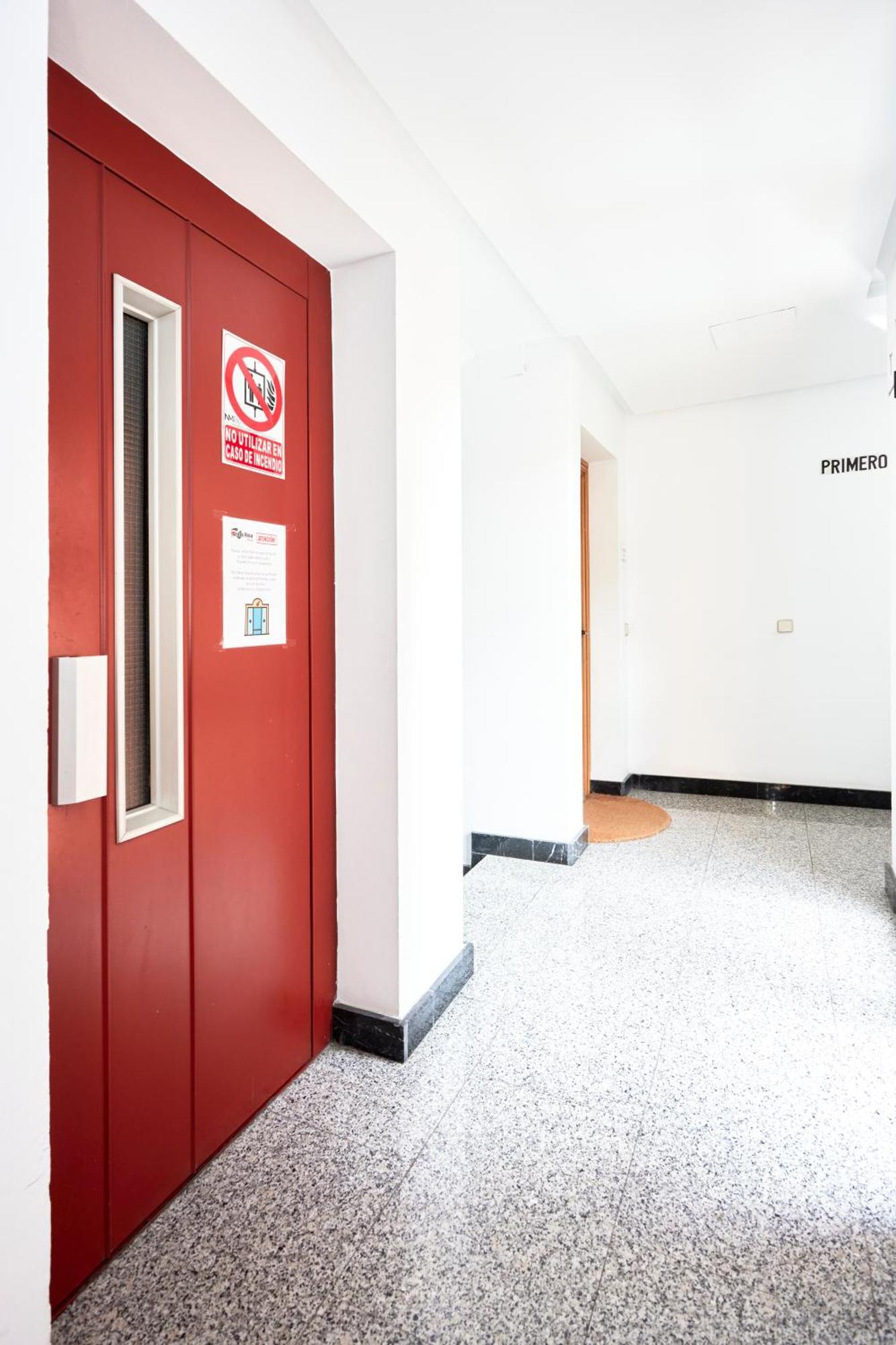 Alojamiento Santa Rosa Madrid Exterior foto